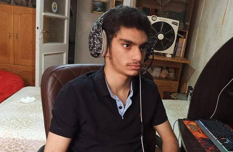 أصيب بمتلازمة جعلته يتحدث الإنجليزية فقط