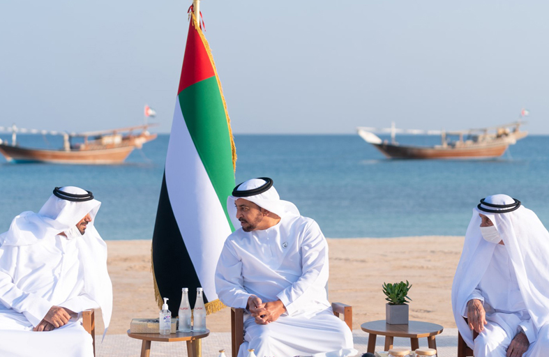حمدان بن زايد يزور جزيرة دلما ويوجه بإنشاء مجلس للأهالي