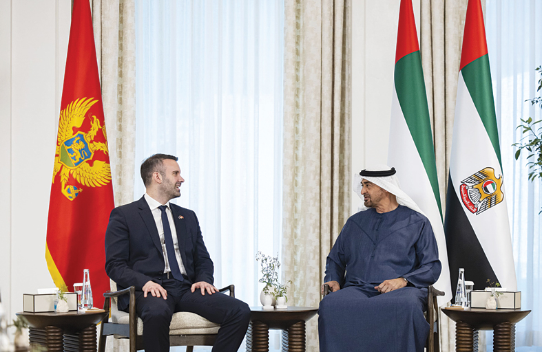 رئيس الدولة يبحث مع رئيس وزراء مونتينيغرو تعزيز علاقات التعاون ويشهد توقيع اتفاقيتين بين البلدين 