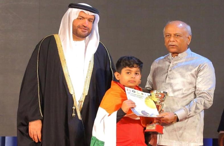 رئيس وزراء سريلانكا يتوج أبطال كلاسيك مدارس شطرنج آسيا