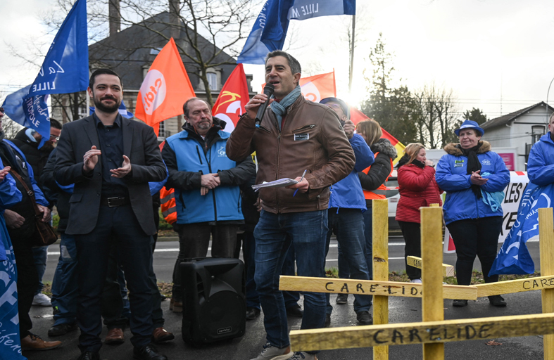 حركات احتجاجية في شكل جديد تزيد من حدة التوتر في فرنسا