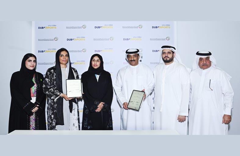 تفاهم بين مطارات دبي وتنمية المجتمع لتسهيل سفر أصحاب الهمم
