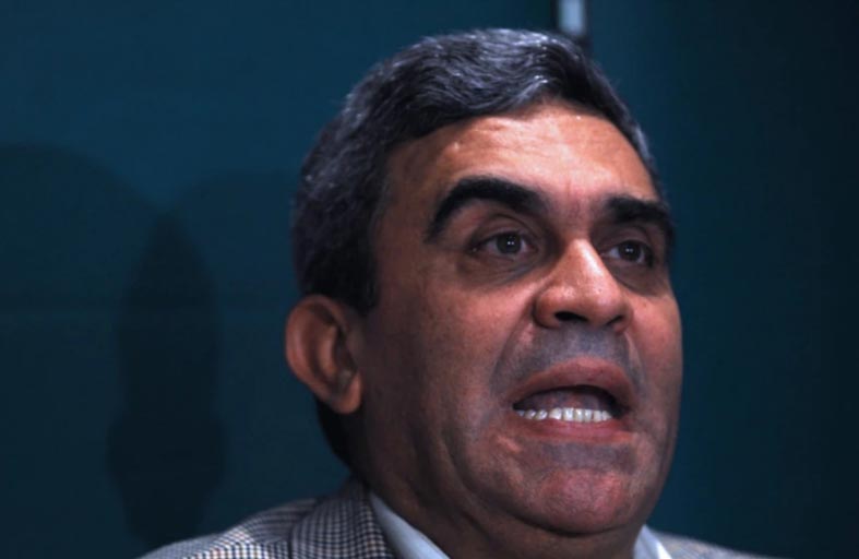   كوفيد يودي بحياة جنرال كان مواليا لتشافيز 