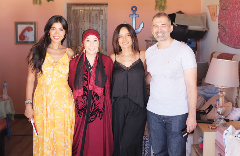 زينة تجسد دور مذيعة  فى مسلسل «ورد وشوكولاتة»