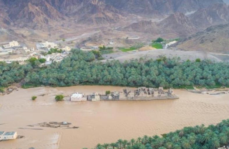 قرية فريدة تجري في النهر منذ 100 عام 