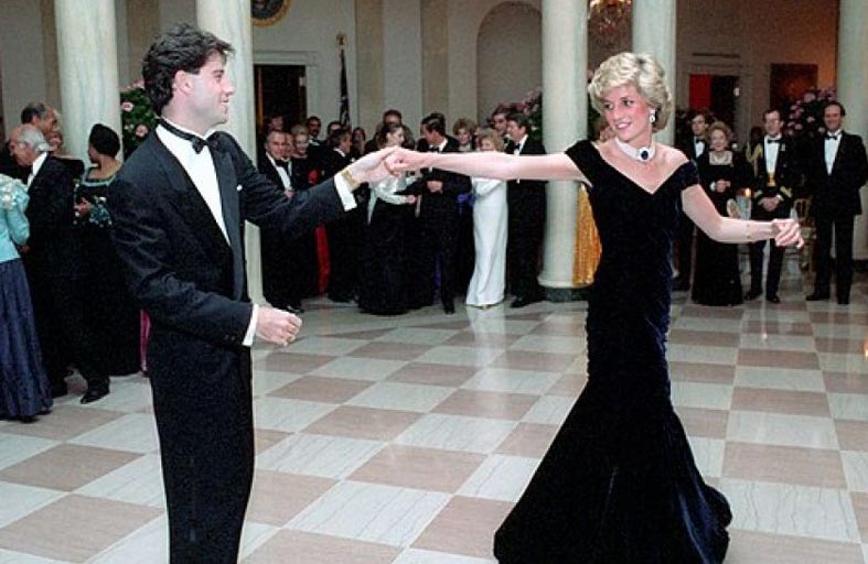 تركت أميرة ويلز إرثًا دائمًا داخلها هكذا أثّر موت ديانا على علاقة العائلة المالكة بوسائل الإعلام