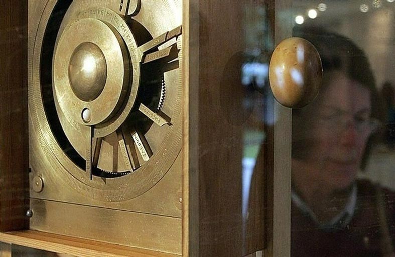 كمبيوتر عمره 2000 عام يحير العلماء