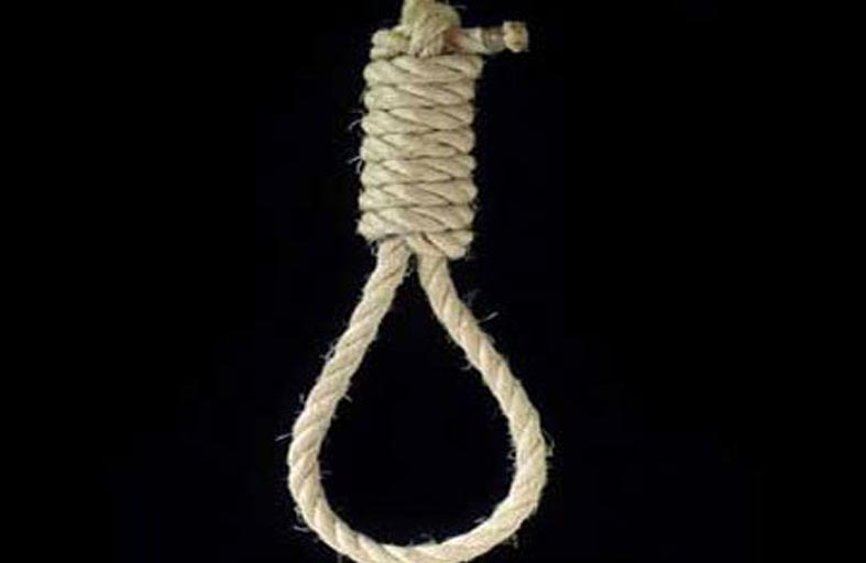 الإعدام لشاب تنكر بزي والدته وقتل جدَّته