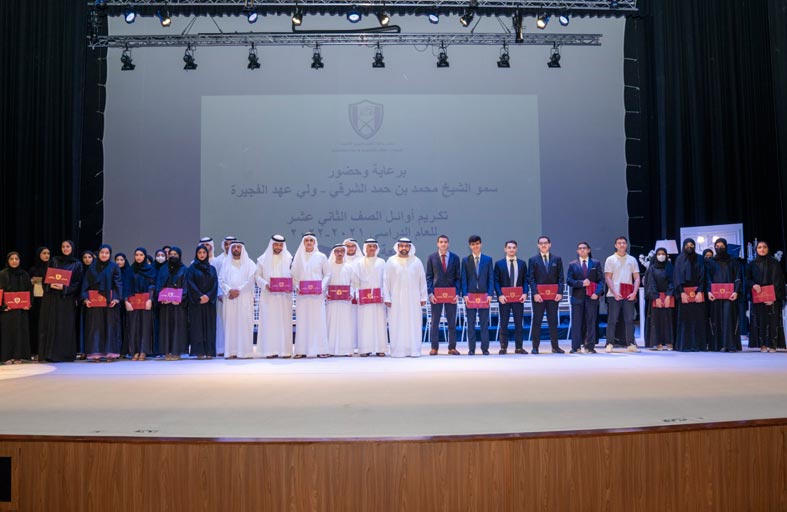 محمد الشرقي يكرم «دفعة خليفة» من أوائل الثانوية العامة بالفجيرة