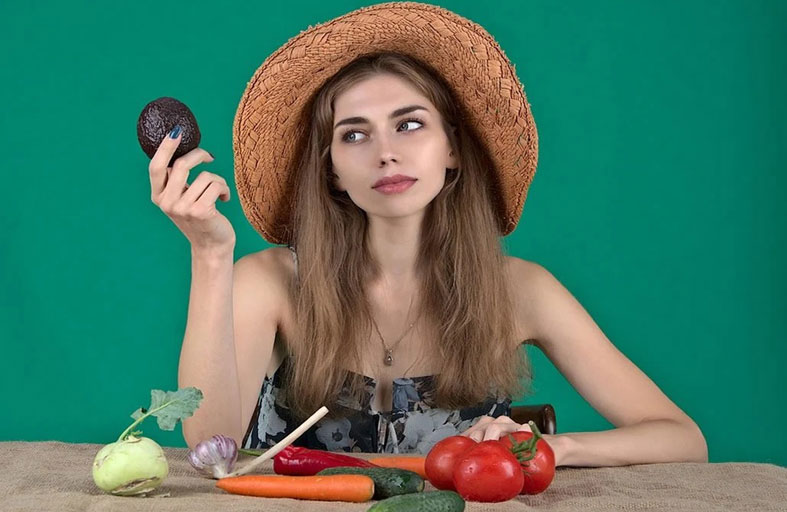 بين الفائدة والضرر.. كيف تؤثر الأنظمة الغذائية النباتية على صحة الدماغ؟