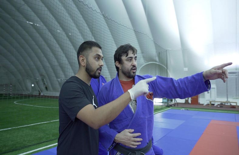 تمارين الإحماء المدروسة والتأهيل البدني الشامل وفترات الراحة الكافية هي الخطوات المثالية لضمان نجاح العودة إلى التدريب