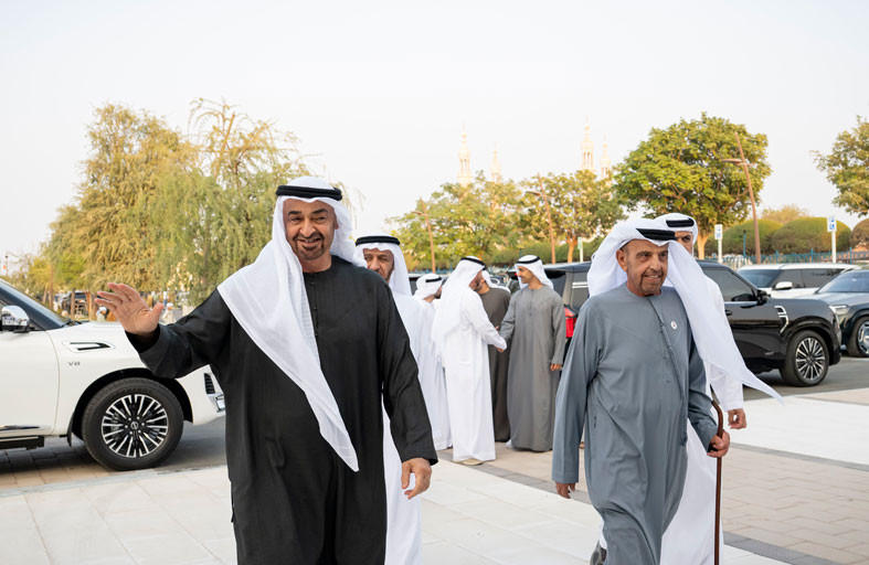 رئيس الدولة يحضر العرس الجماعي لعدد من أبناء قبيلة الهواشم 