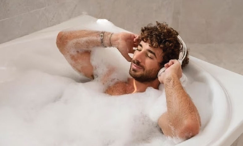 شركة تبحث عن موظف يستحم براتب 500 دولار