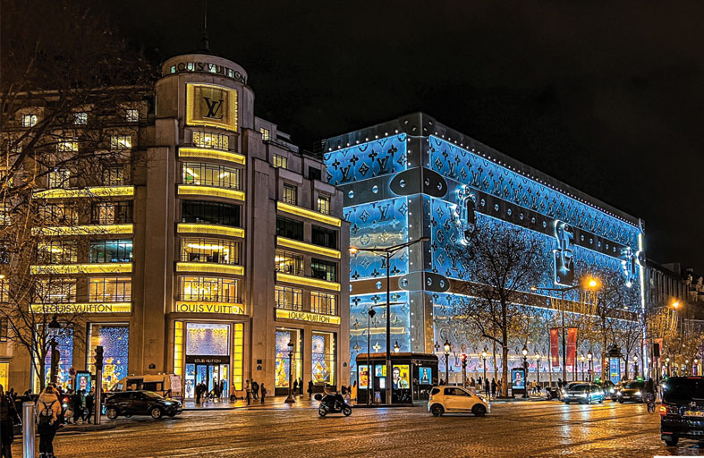 عرضان لـ«سان لوران» و«لوي فويتون» بأسبوع الموضة في باريس 