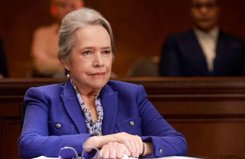 فنانة تمزق خطابها بعد خسارتها جائزة غولدن غلوب