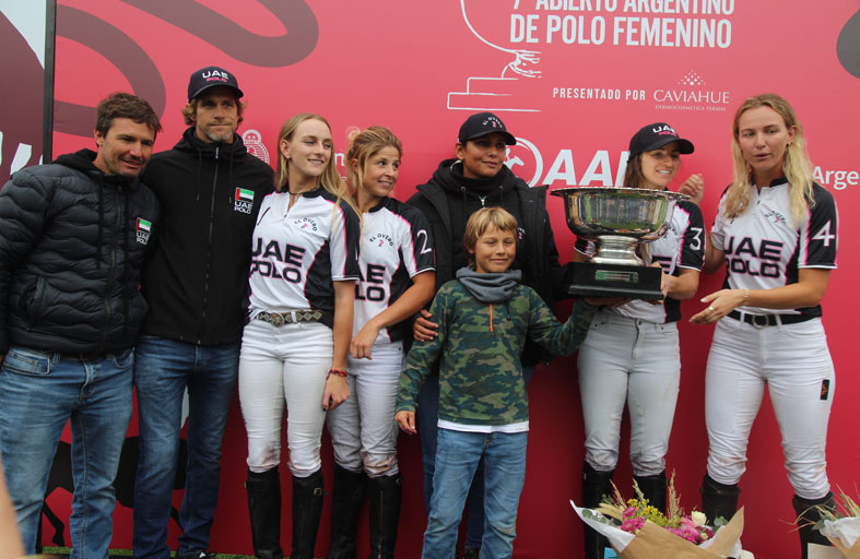 ميثاء بنت محمد تفوز بكأس السيدات والبواردي يفوز بكأس الرجال 