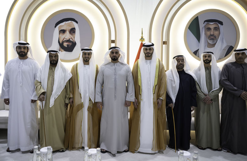 سيف بن زايد يحضر أفراح الدرمكي والقبيسي والمهيري