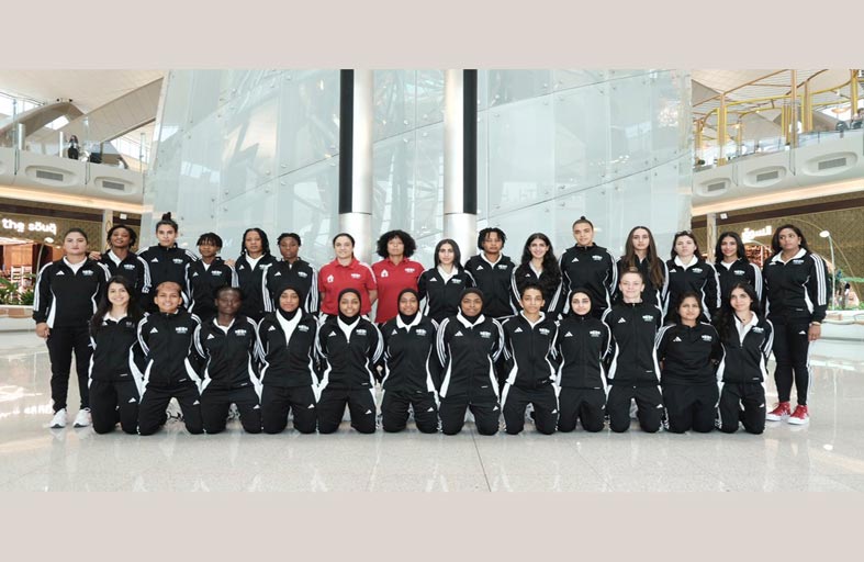 بعثة فريق نادي أبوظبي لسيدات الكرة تصل الرياض