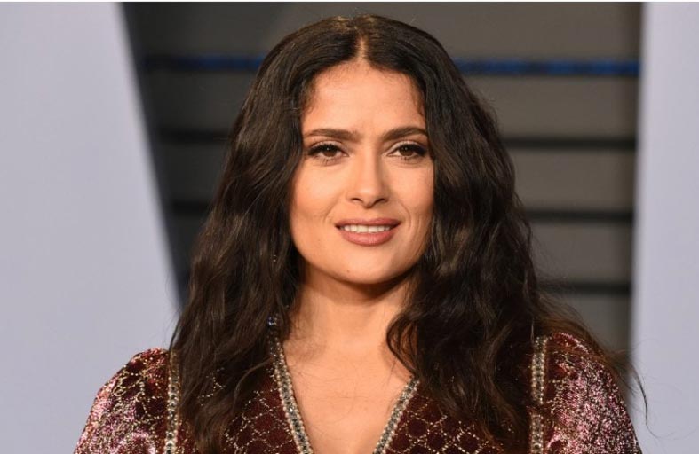 سلمى حايك تحيي التقاليد المكسيكية بيوم الموتى