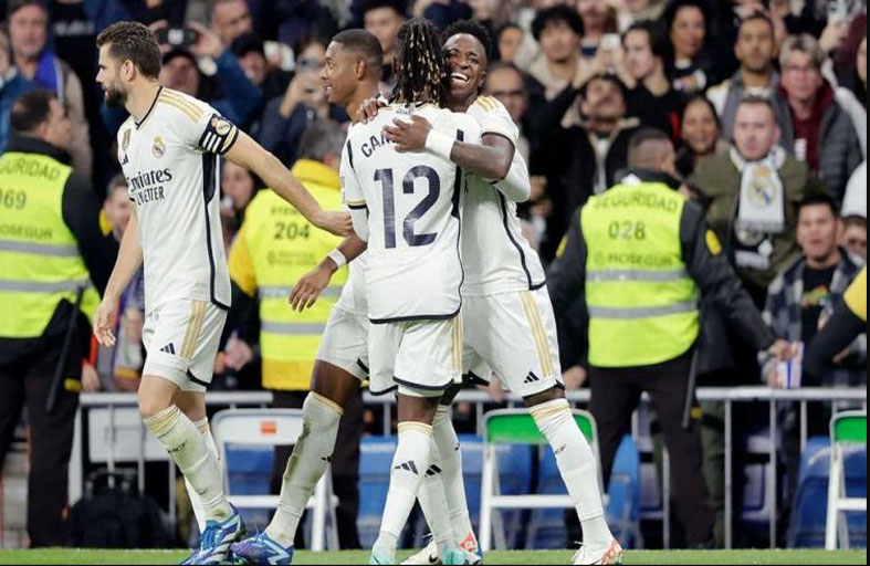 جيرونا يتشبّث بالصدارة.. وريال يكتسح فالنسيا بخماسية 