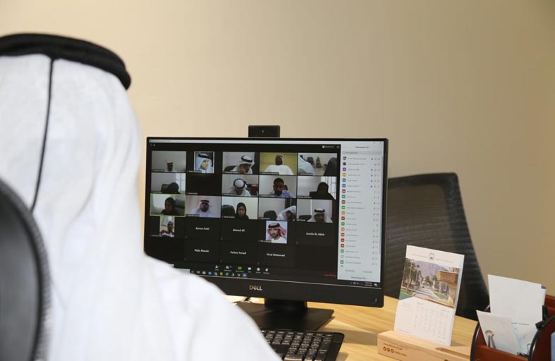 بلدية مدينة دبا الحصن تعقد عن بعد اجتماعها التفاعلي الأول 