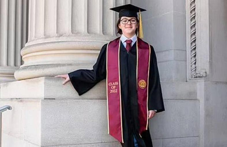 أينشتاين الصغير يستعد للدكتوراة في سن الـ13