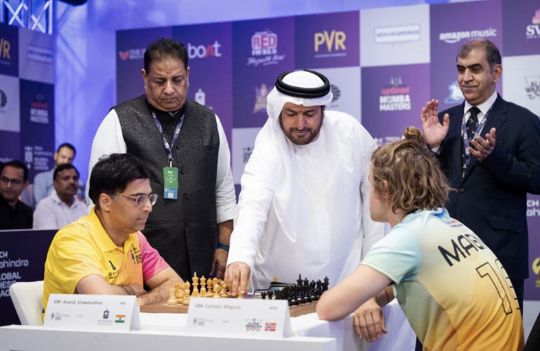 هشام الطاهر يفتتح لقاء قمة الشطرنج العالمي بين النرويجي كارلسون والهندي أناند