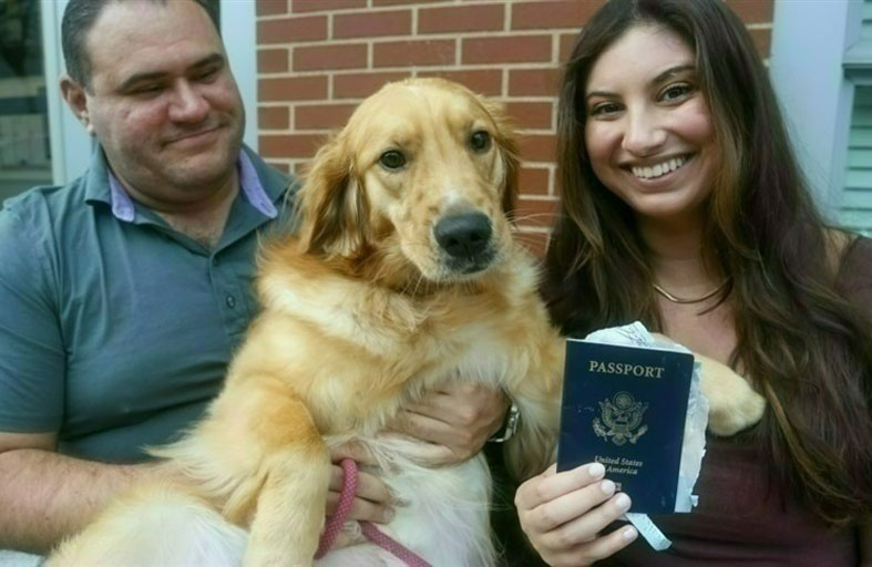 كلب يلتهم جواز سفر صاحبه 