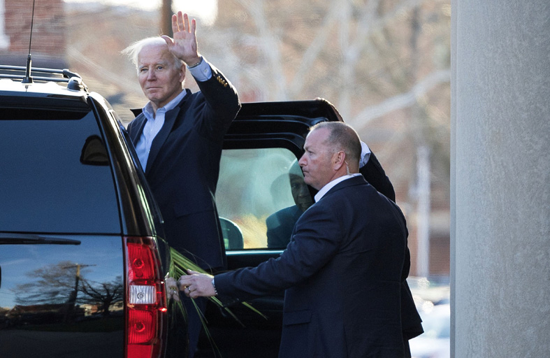 كاتب أمريكي يعلق على «فوضى بايدن الشرق أوسطية»