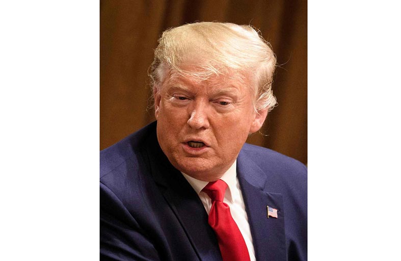 ترامب يعتزم العفو عن مستشاره السابق فلين 