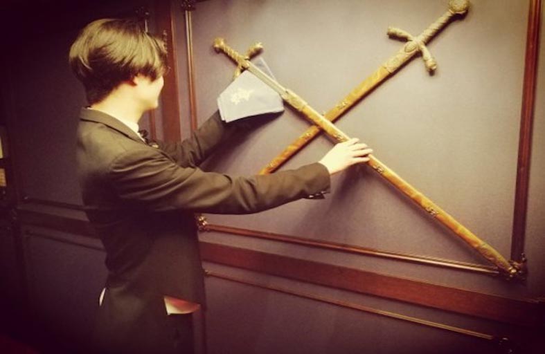 مقاهٍ يابانية تعامل زبوناتها كالأميرات