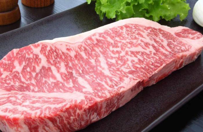 عكس المتداول.. اللحوم الدهنية والألبان الدسمة تحارب السرطان