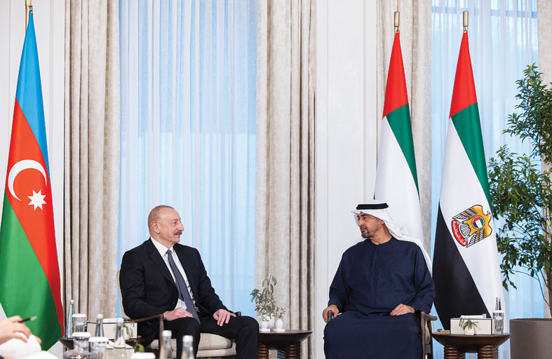 رئيس الدولة ورئيس أذربيجان يبحثان علاقات البلدين والتعاون في مجالات التنمية والطاقة المتجددة والعمل المناخي  