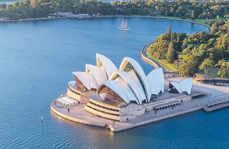 أستراليا تلغي إضاءة مبنى الأوبرا الشهير 