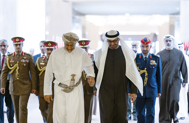 ودعه رئيس الدولة..سلطان عمان يختتم زيارة دولة إلى الإمارات 