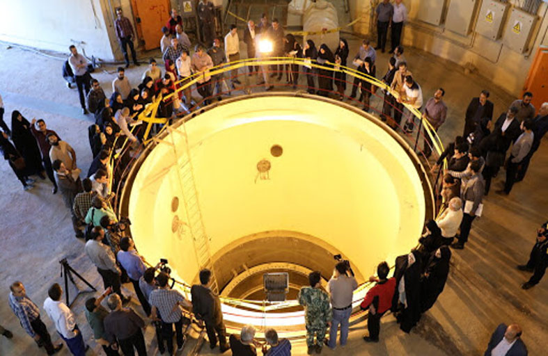 ناشونال ريفيو: إيران ربما امتلكت القنبلة النووية