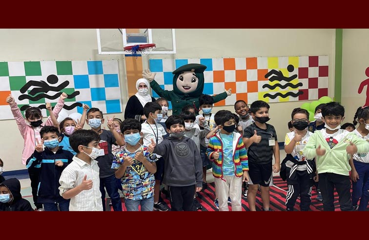 شرطة دبي تواصل نشر الوعي المروري بين طلبة «دبي الوطنية» 