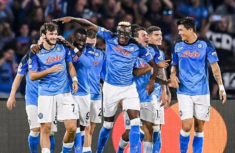 نابولي على بُعد نقطة من التتويج التاريخي 