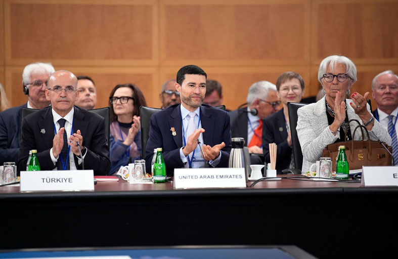 محمد بن هادي الحسيني: الإمارات تدعم الحوار البنّاء مع المؤسسات  المالية الدولية وتطوير حلول عملية تساعد الدول على مواجهة التحديات