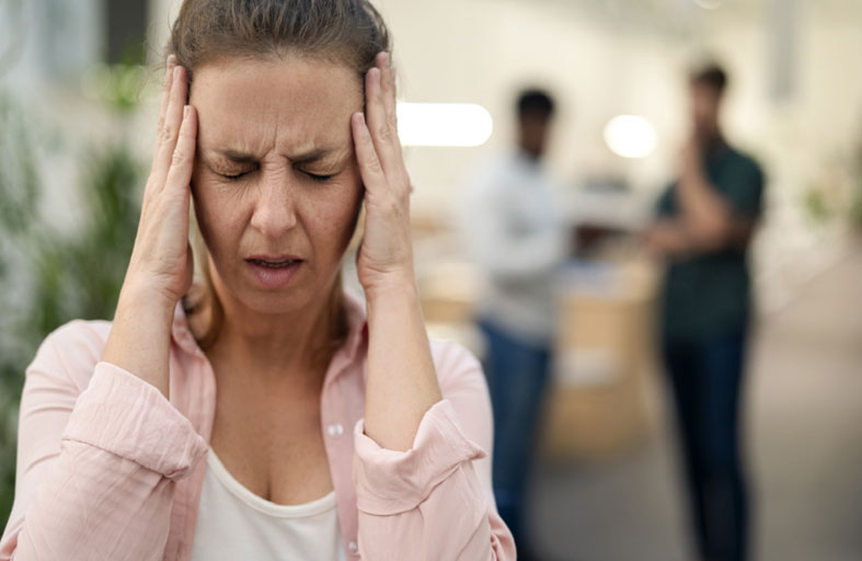 خلايا الزومبي.. نظرية علمية تشرح أغرب أعراض ما بعد عدوى كوفيد