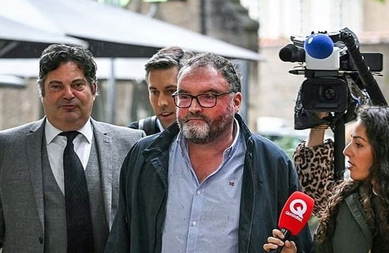 ليثبت مهارته في الإنعاش.. طبيب يقتل 12 مريضاً