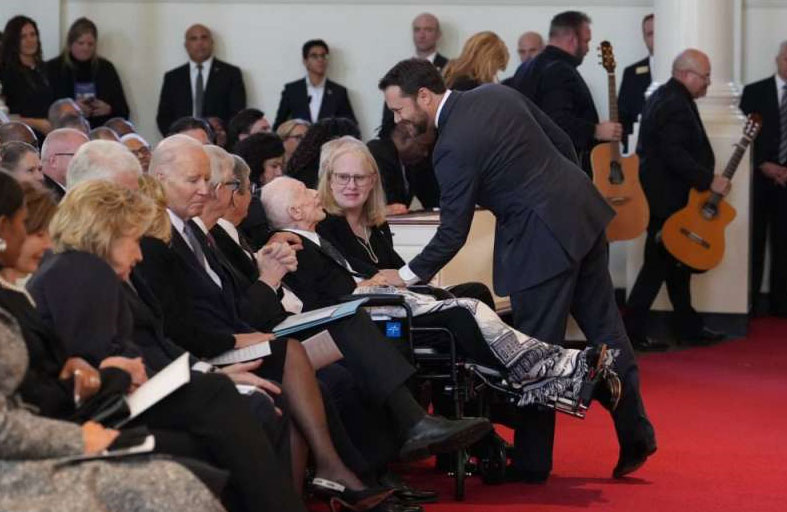 جيمي كارتر يشارك في مراسم تأبين زوجته 