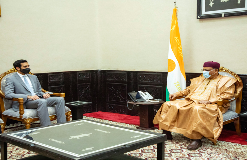 شخبوط بن نهيان آل نهيان يلتقي رئيس النيجر