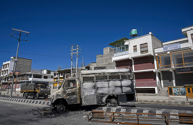 تسيير دوريات أمنية في لاداخ الهندية بعد احتجاجات شهدت سقوط قتلى 