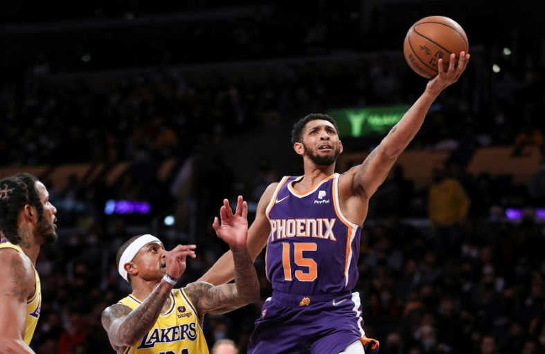 فينيكس يلحق خسارة قاسية بليكرز 