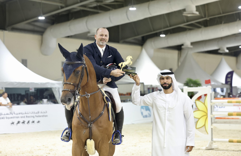 شادي غريب يحرز جائزة «التمايز» في دوري «قفز الحواجز»