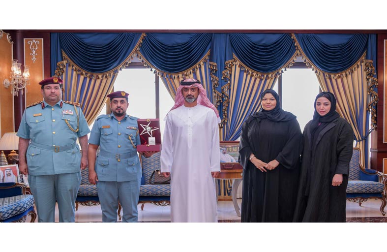 ولي عهد عجمان يشيد بموظف متميز في الدفاع المدني