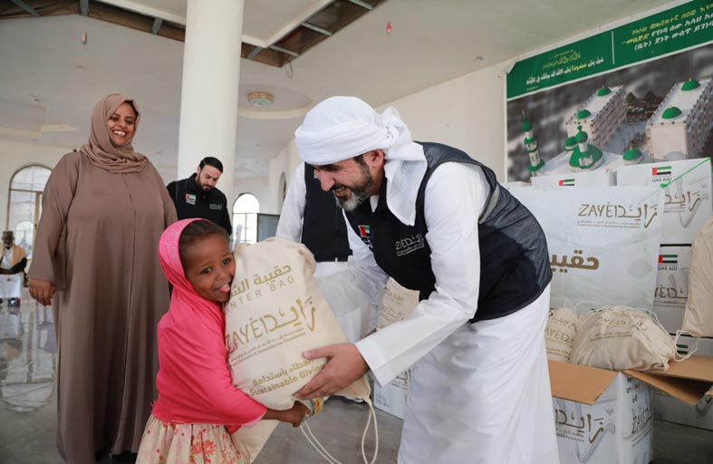 مؤسسة زايد الإنسانية تشيد بجهود كوادر العمل الإنساني في يومهم العالمي