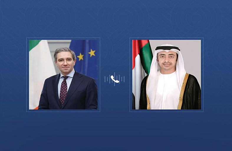 عبدالله بن زايد ونائب رئيس الوزراء ووزير الخارجية الأيرلندي يبحثان هاتفيا العلاقات الثنائية والتطورات الإقليمية