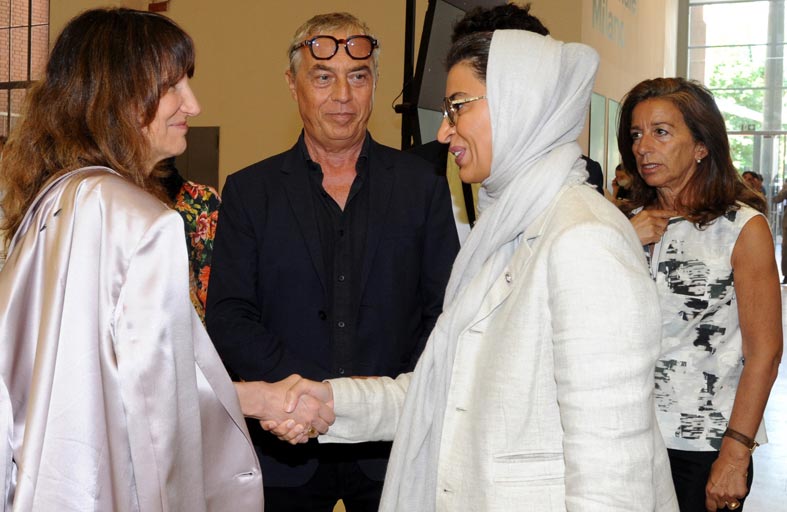 نورة الكعبي تشهد افتتاح الدورة الـ23 من المعرض الفني الدولي ترينالي ميلان 